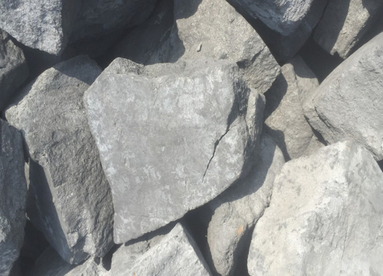 मल्टी ग्रेड ब्लैक हार्ड कोक मिनरल 100-150MM हाई फिक्स्ड कार्बन