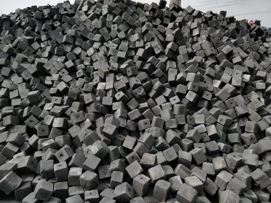 बिग ब्लॉक क्यूबिक फाउंड्री कोक खनिज स्थानापन्न उत्पाद ऐश 12.5%
