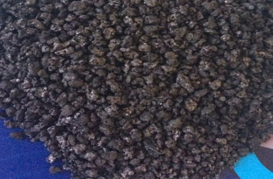 ब्लैक कैलक्लाइंड पेट्रोलियम कोक फ्यूल 1-3mm/1-5mm मल्टी फंक्शनल